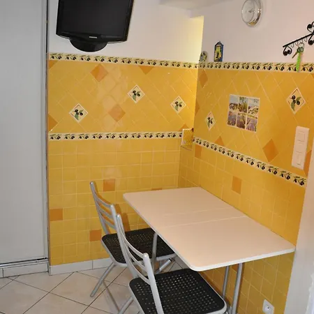 T2 Avec Terrasse Fermée Aperçu Calme Colline Proche Plages Almanarre Apartamento Hyères