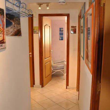 T2 Avec Terrasse Fermée Aperçu Calme Colline Proche Plages Almanarre Apartamento *