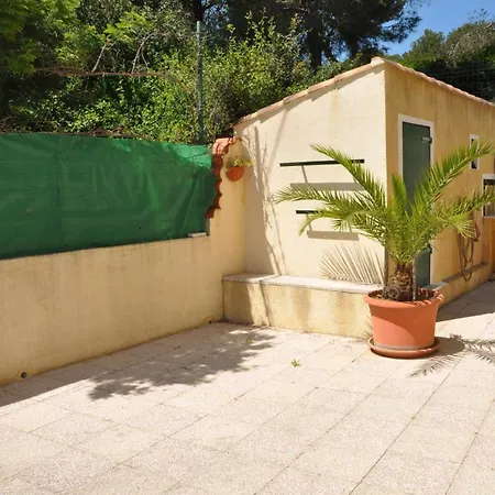 T2 Avec Terrasse Fermee Apercu Calme Colline Proche Plages Almanarre Apartment Hyeres
